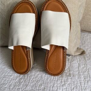 Robert Clergerie Cream Slide Sandals size 38 1/2 new with out the box